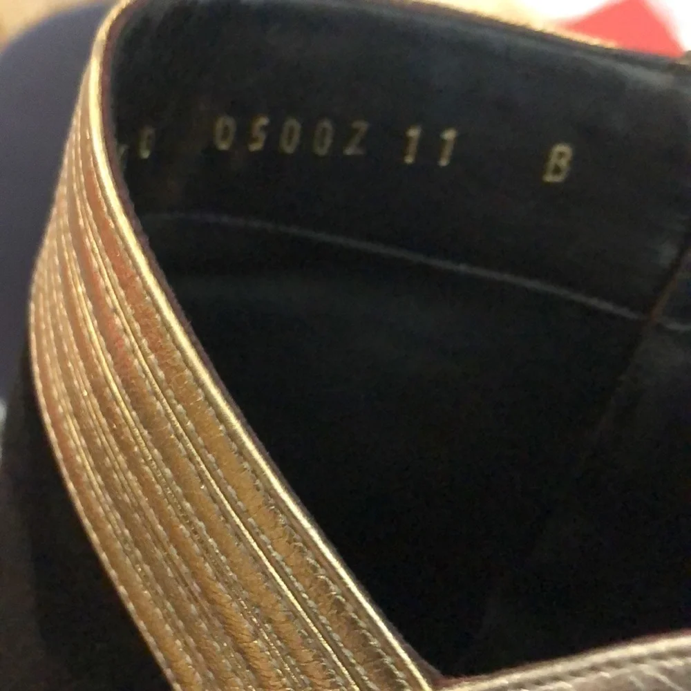 𝅺Salvatore Ferragamo booties blk/gold/silver w box